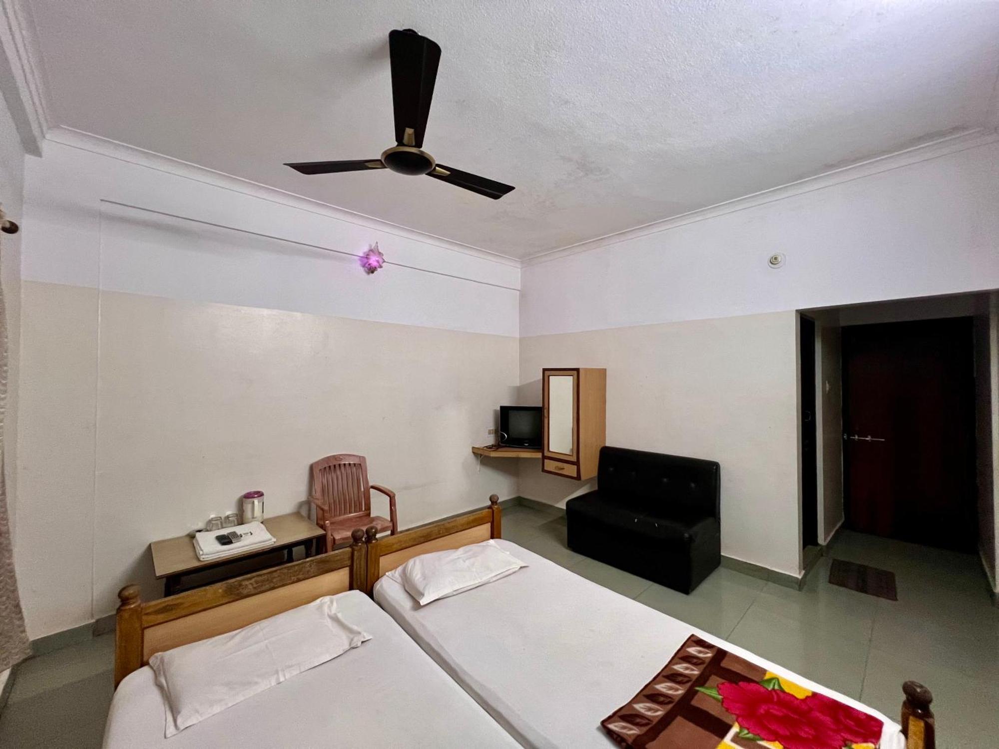 Sai Sagar Hotel Манипала Екстериор снимка